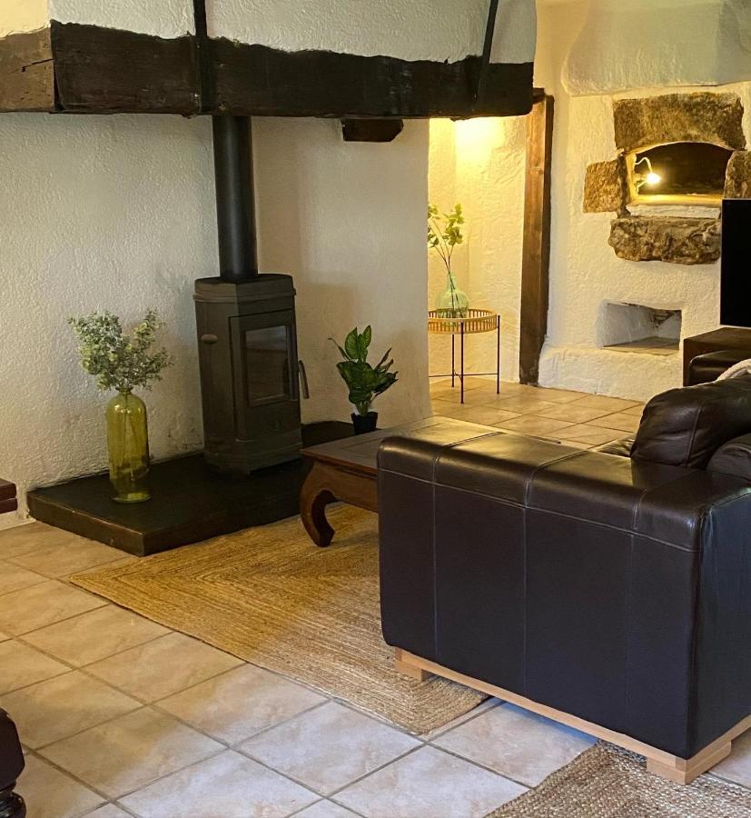 Spacious 1 Bed Home With Shared Pool Champagnac-la-Rivière 外观 照片